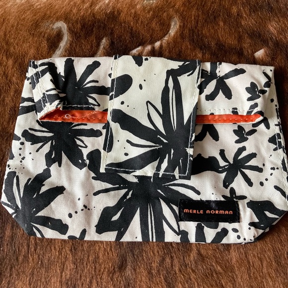 Merle Norman Cosmetic Pouch with Mirror Set - Picture 2 of 5